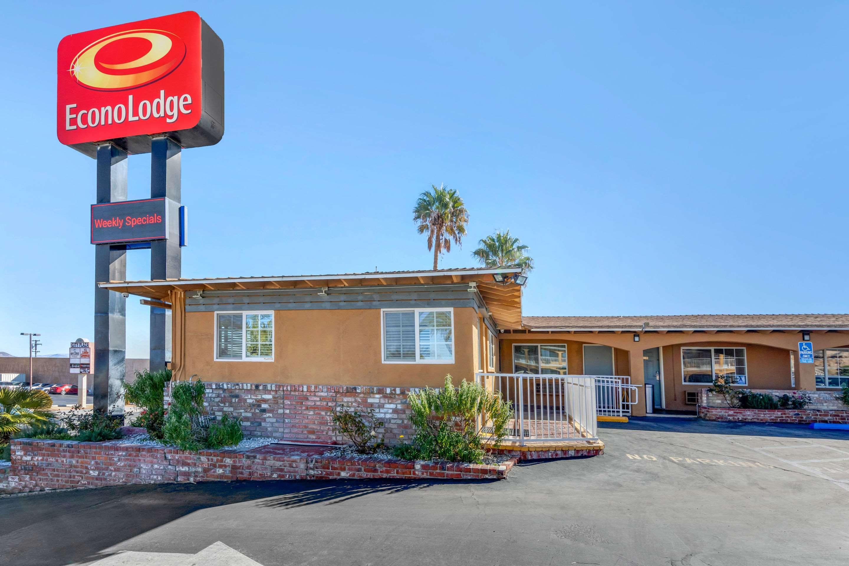 Econo Lodge On Historic Route 66 Barstow Exterior foto